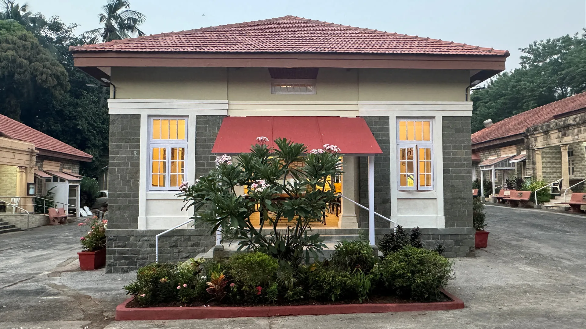 Panday Pavilion, Dongerwadi